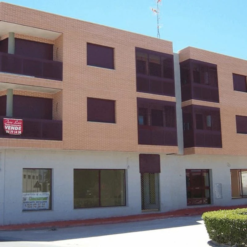 Edificio de cinco viviendas y locales en Carmena, Toledo – imagen 2