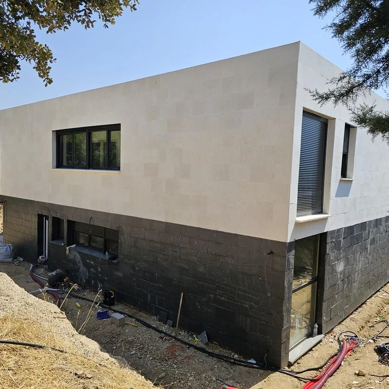 Arquitectura contemporánea de vivienda en San Lorenzo de El Escorial, Madrid